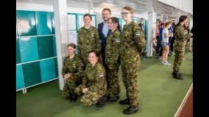 Срочная служба для девушек — вопрос времени в Эстонии