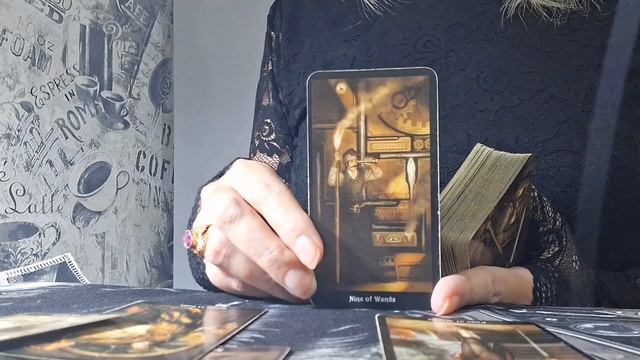 Сожалеет ли он о случившемся между вами? Расклад Таро