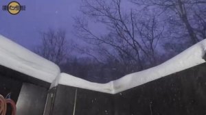 Жизнь автомобиля в снежную бурю на Хоккайдо зимой,