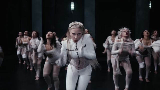 Lady Gaga - Abracadabra (Official Music Video) смотреть онлайн