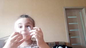 Делою спрей для волос.