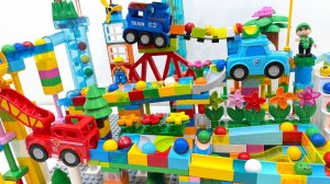 Умопомрачительный забег с шариками LEGO Duplo! Пожарная машина, полиция и поезд!