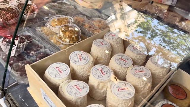 Париж любимые продуктовые рынки местных жителей прогулка по атмосферным районам города 🥖✨ смотреть онлайн