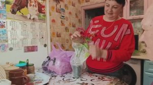 МАССАЖ ДЛЯ НОГ, ЖАРЮ КАМБАЛУ, КОЕ-ЧТО КУПИЛА