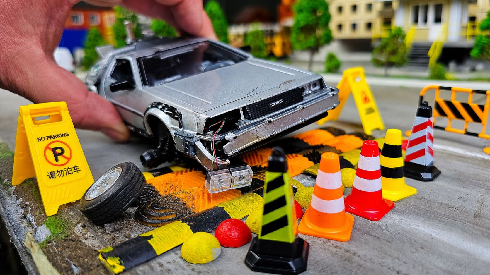 DeLorean vs НЕРЕАЛЬНЫЕ лежачие полицейские! Про машинки смотреть онлайн