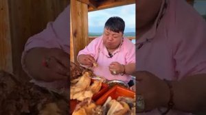Гурман Абин пришел на пастбище, чтобы отведать мяса из живота Энке! #кемпинг #кулинария #монголия