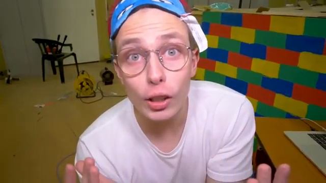 100 слоёв из MINECRAFT в РЕАЛЬНОЙ ЖИЗНИ - Челлендж смотреть онлайн