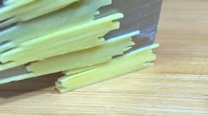 Оказывается, жареные колбаски из цуккини получаются очень вкусными. Всего за 3 минуты