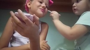 меня так ещё и с этим макияжем отправили в магазин Женя💜