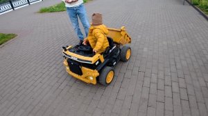 Короткая прогулка по набережной г.Сарапула. (Кирилл катается на электромобиле. 28.05.2026)