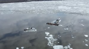 В Якутии из-за ледохода сорвало с якорей и унесло течением 10 судов