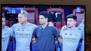 ПСЖ vs ARSENAL 
серия пенальти
(за звук сори у меня младшая сестра пришла)