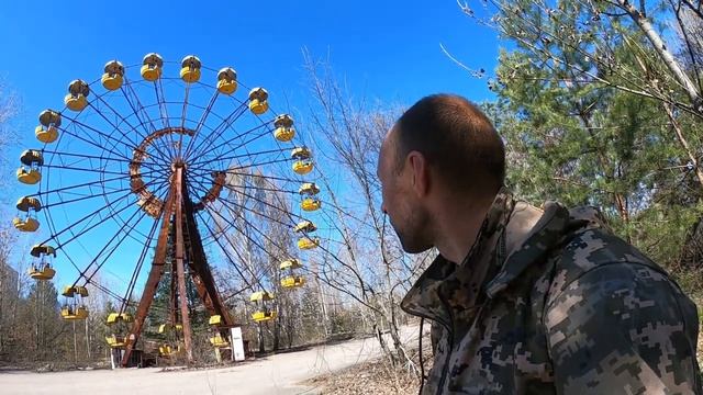 06 - Одиночный поход в зону отчуждения шестой день Знакомство с Припятью, колесо обозрения ДК Энерг смотреть онлайн
