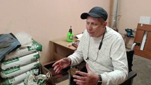 ОН ПОТЕРЯЛ НОГИ, НО НЕ СЛОМАЛСЯ(первая часть): История ветерана, собравшего бизнес в гараже 🦾🧱