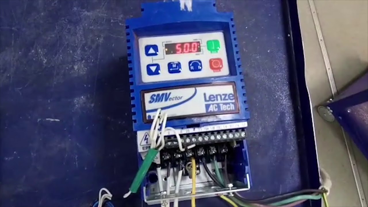 AC2710 Преобразователь частоты Lenze ESV751N04TXB 0.75 кВт смотреть онлайн