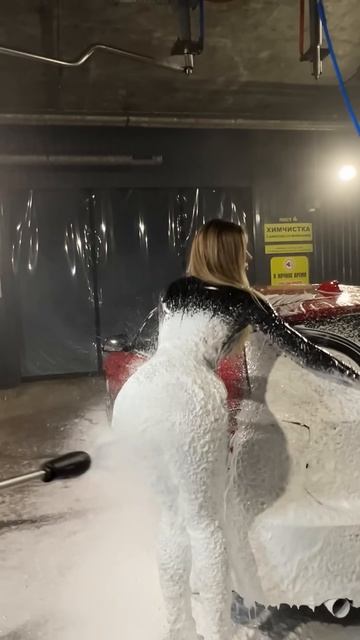 I WASH A BEAUTY IN LATEX [1440p].mp4 смотреть онлайн