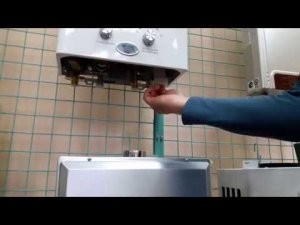 Как заменить батарейки на газовой колонке. Replacement of batteries on the gas water heater.