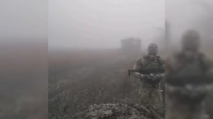 Русские танки расчищают путь штурмовикам сквозь мины