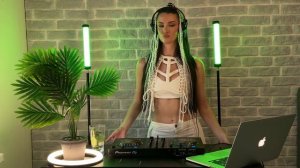 NAYA - HOME FRIDAY SET   Episode 004