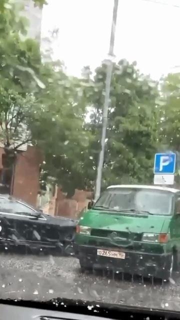 Ливень с градом бушует на юге Подмосковья 2 камера