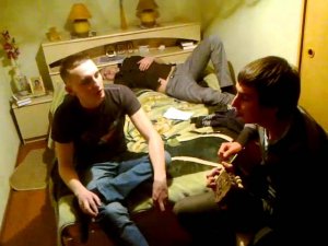 группа Антон «Пятеро в комнате»
