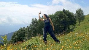 Спонтанная импровизация в горах (Анжела Надолишняя)