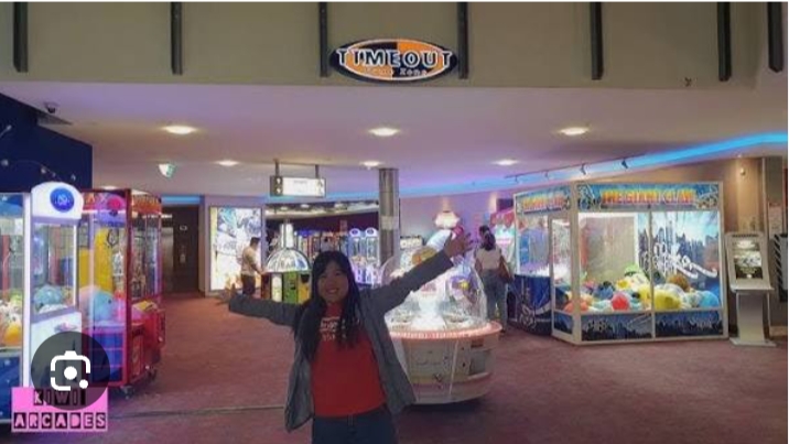 PLAY and REDEEM - a normal day at the Arcades смотреть онлайн