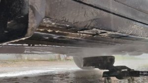 Мойка днища KARCHER после пенной насадки.