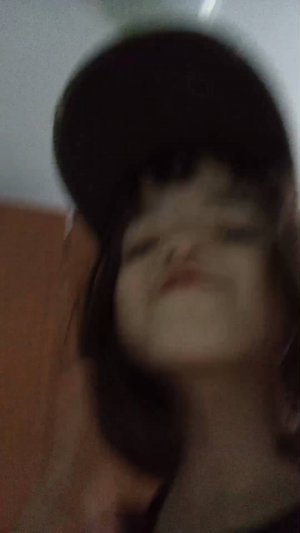 разговариваем и что то показываем