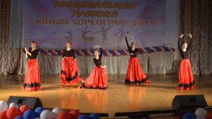 Испанский танец/Spanish dance» Постановщик: Вилиляева Энара.