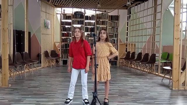 Песня «47 минут» в исполнении Кати Корнеевой и Лизы Ивановой, семейный центр 