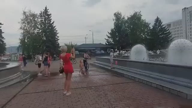 В город пришла жара .Проспект Мира.Театральная площадь. Красноярск смотреть онлайн