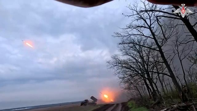 Расчёты «Градов» 400-го самоходного артиллерийского полка группировки «Центр» нанесли удар по ВСУкам смотреть онлайн