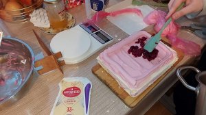 Готовлю рыбный суп, занимаюсь огородом и про себя не забываю
