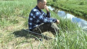 ПОПАЛ ПОД ЛИВЕНЬ ЗАСТРЯЛ НА МОТОЦИКЛЕ И УДАЧНО ЗАКРЫЛ РЫБАЛКУ НА КАНАВЕ