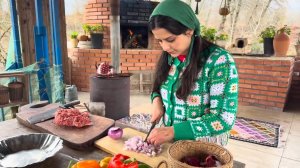 Приготовление мясного фарша и свежих овощей Азербайджанская Кухня Деревенская Кухня  Рецепты