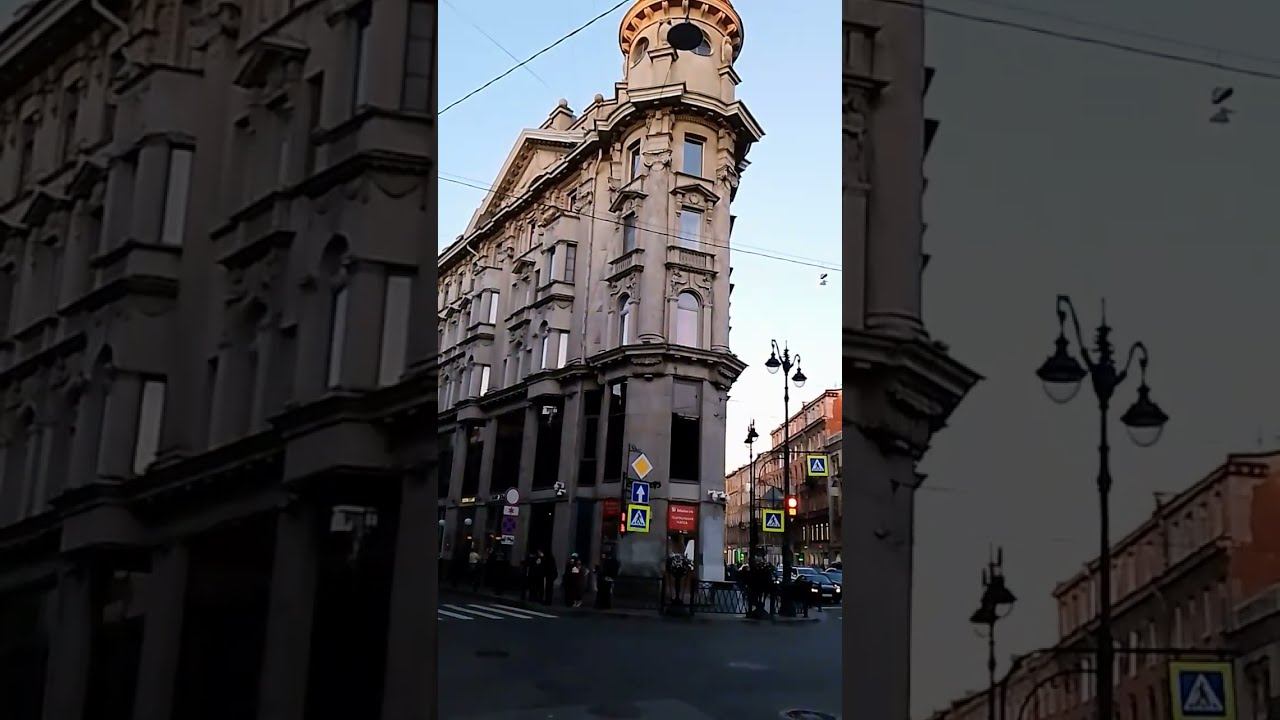 "Дом Иоффа" - это доходный дом, расположенный на улицах Рубинштейна и Загородного проспекта в СПб.