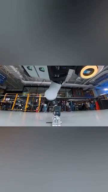 Atlas от Boston Dynamics смотреть онлайн