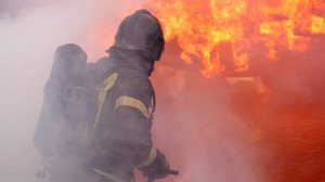 Топливное хранилище загорелось из-за падения обломков дрона в Ростовской области
