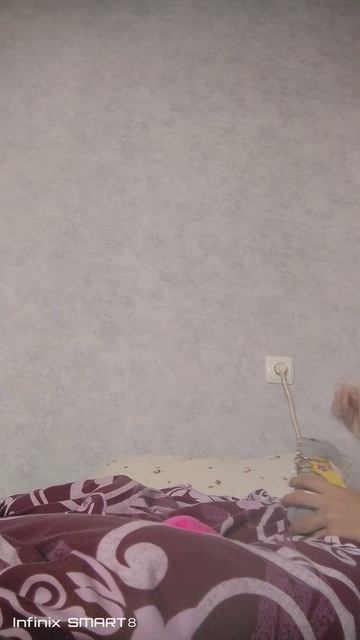 когда сынок пришёл с улицы к нам стучал какой то мальчик