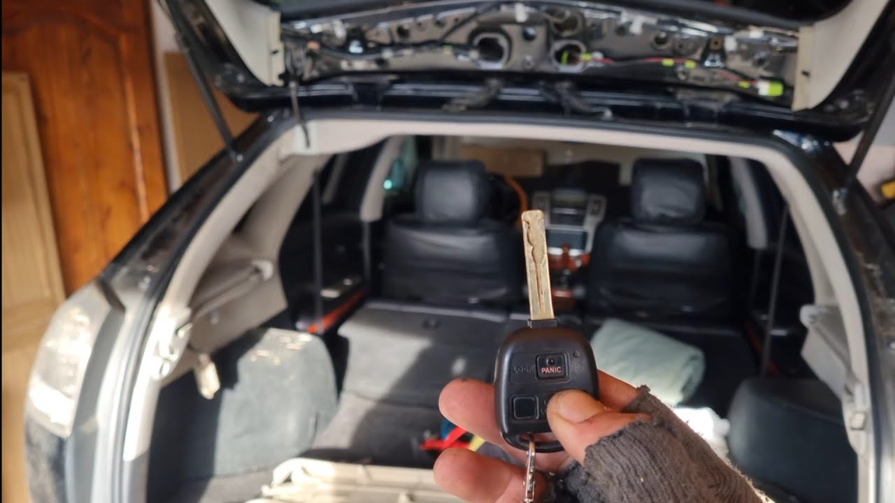 Ремонт привода багажника Lexus RX330 смотреть онлайн