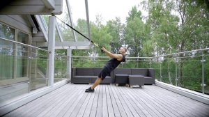 Тяга в петлях TRX параллельным хватом