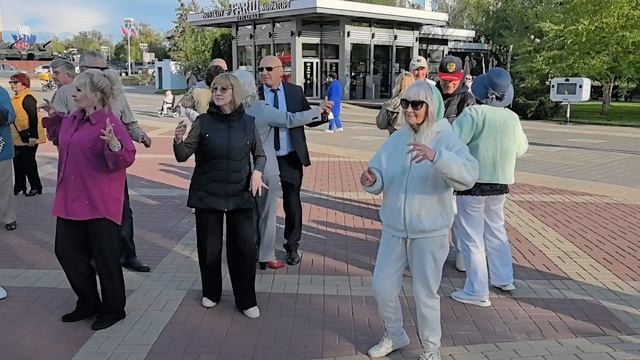 Танцуем... 31.05.26... смотреть онлайн