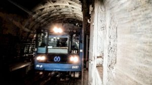 Прибытие Номерного на станцию Звёздная 🔵 с включенным тоннельным освещением.