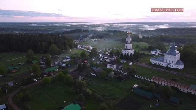 Великорецкое с высоты птичьего полёта в день прихода паломников смотреть онлайн