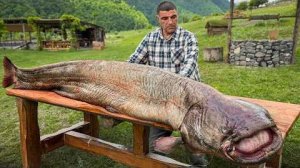 Вы никогда не видели такой крупной рыбы, приготовленной на гриле в Горной деревне!