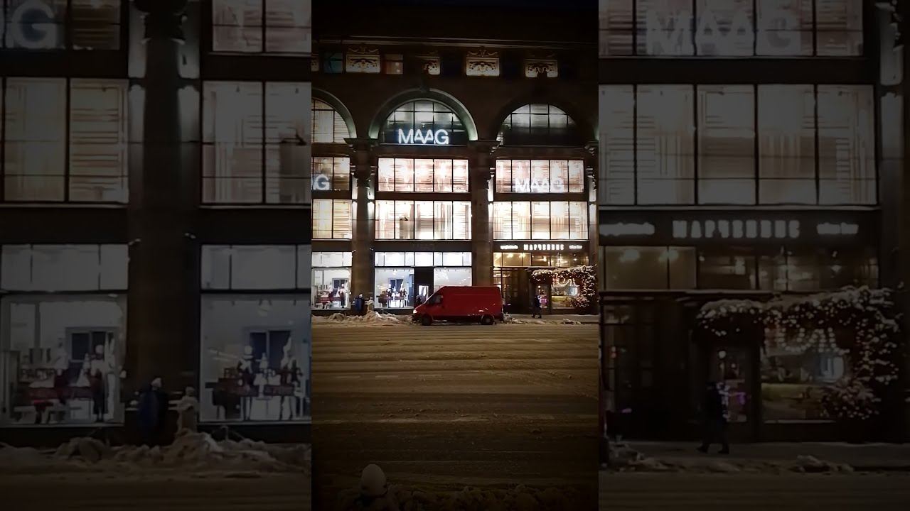Место съёмки-Невский проспект напротив бывшего "Дома мод" в Санкт-Петербурге. #travel