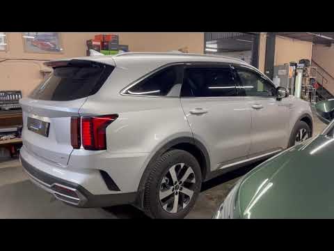 Установили электропривод багажника на Kia Sorento