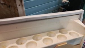 Замена уплотнителя в старом холодильнике.
