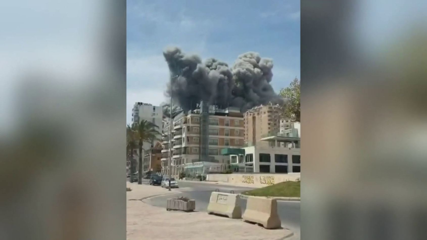 جنوب لبنان.. غارة إسرائيلية عنيفة على مدينة صور смотреть онлайн